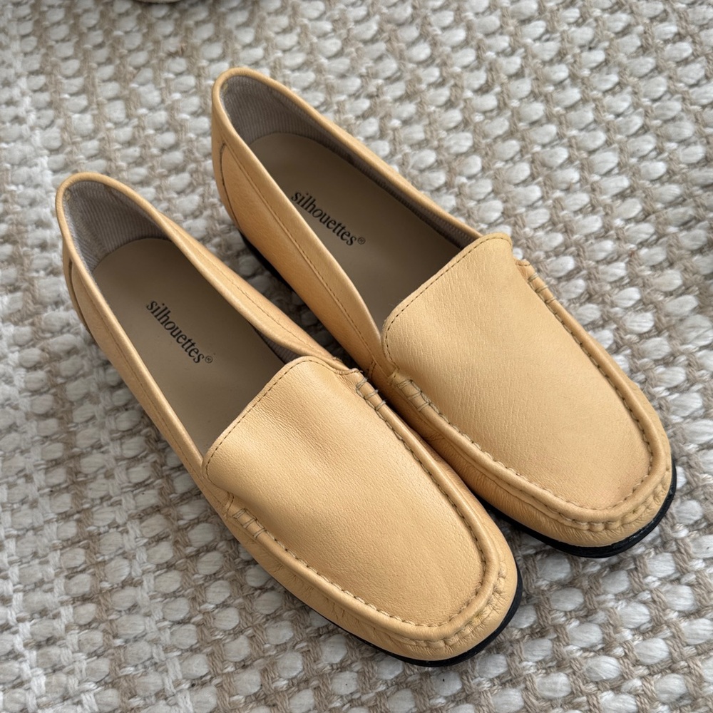 Silhouette Women's Yellow Loafers W9